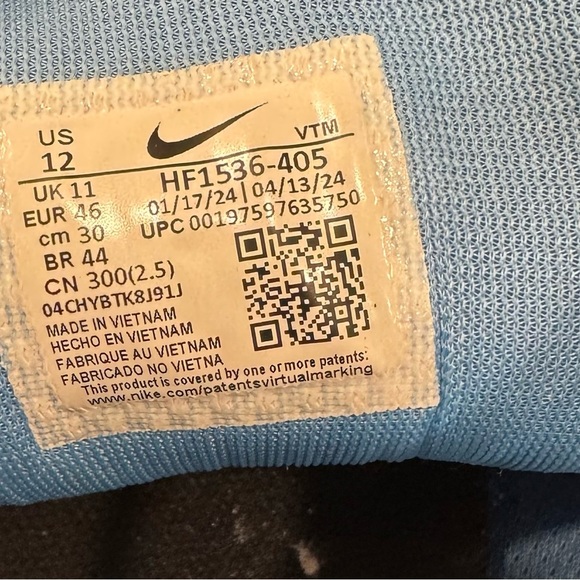 Nike Blue Athletic Sneakers - Picture 2 of 8